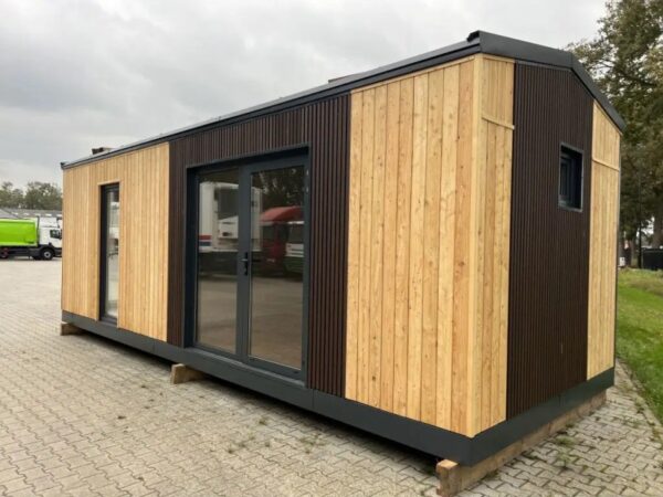 Tiny House 24 m² (8 × 3 m) NEU, hochgedämmt, 2 Zimmer, Bad, Terrassenfenster, sofort lieferbar
