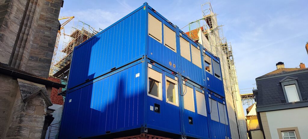 BCS Container Team und Lager