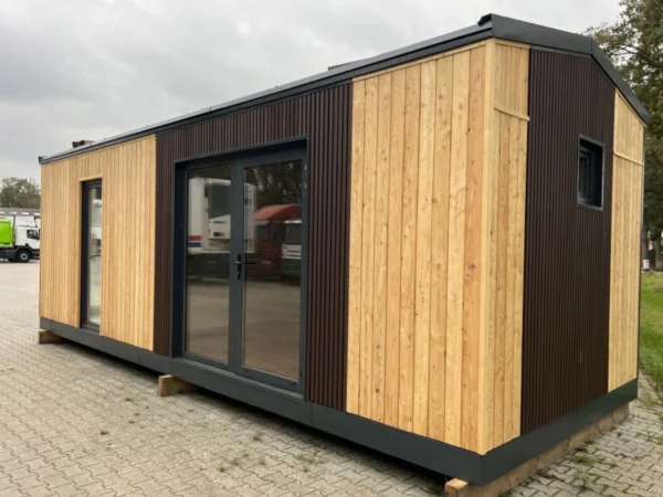 Wohneinheit 24 m² – modulare Wohneinheit 8 × 3 × 3 m mit Wohn‑/Essbereich, Schlafzimmer, Bad und hoher Wärmedämmung, schlüsselfertig