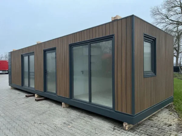 Wohn- / Büroeinheit 38,5 m² – modularer Wohncontainer 11 × 3,5 × 3 m mit 2 Schlafzimmern, Wohnraum mit Küche und komplettem Bad